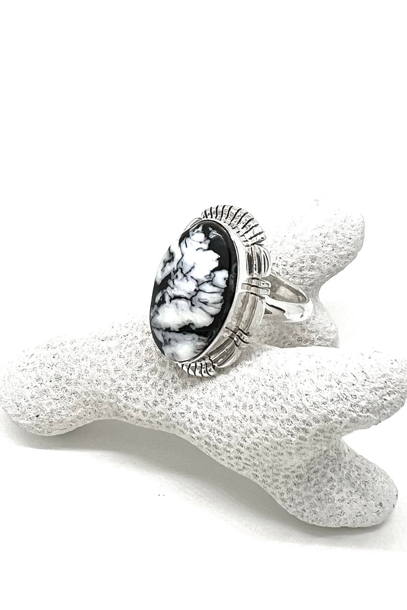 Navajo Sterling Silver White Buffalo Ring (Size 7) – Silver Eagle 