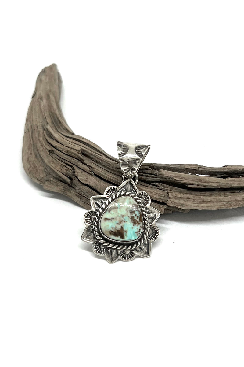 NAVAJO／kevin ramone／ターコイズsterling silver Navajo Handmade Dry Creek White Turquoise Sterling Silver Pendant