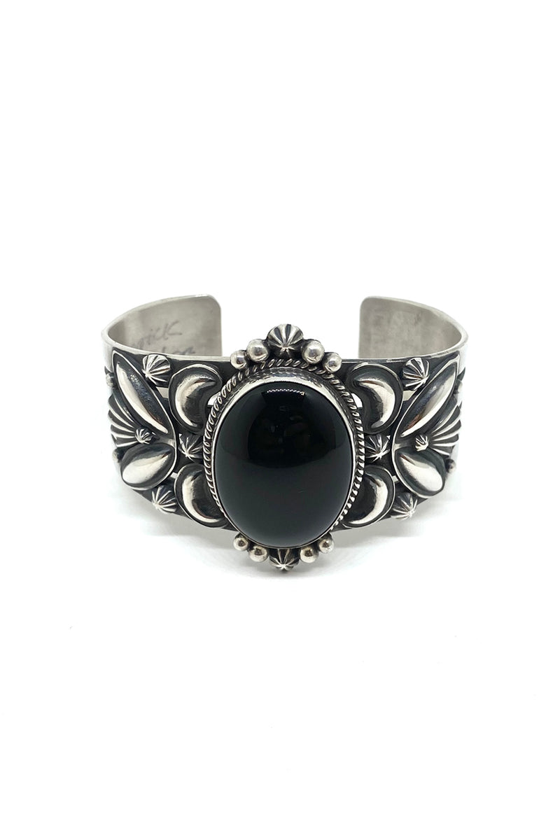 Derrick Gordon Black Onyx Cuff Bracelet – Silver Eagle Gallery