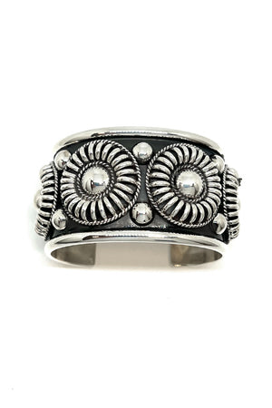 
                
                    Load image into Gallery viewer, Thomas Charley Sterling Silver Water Bead Cuff Bracelet (Wide)
                
            