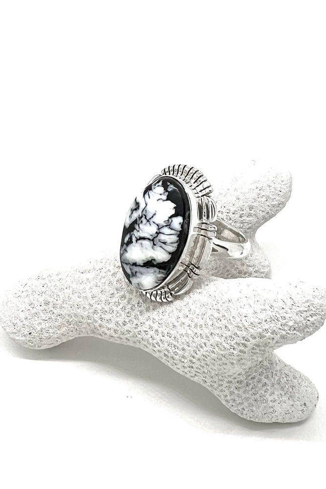 Navajo Sterling Silver White Buffalo Ring (Size 7)