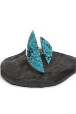 Contemporary High-Grade Kingman Turquoise Ring by Douglas Zackary