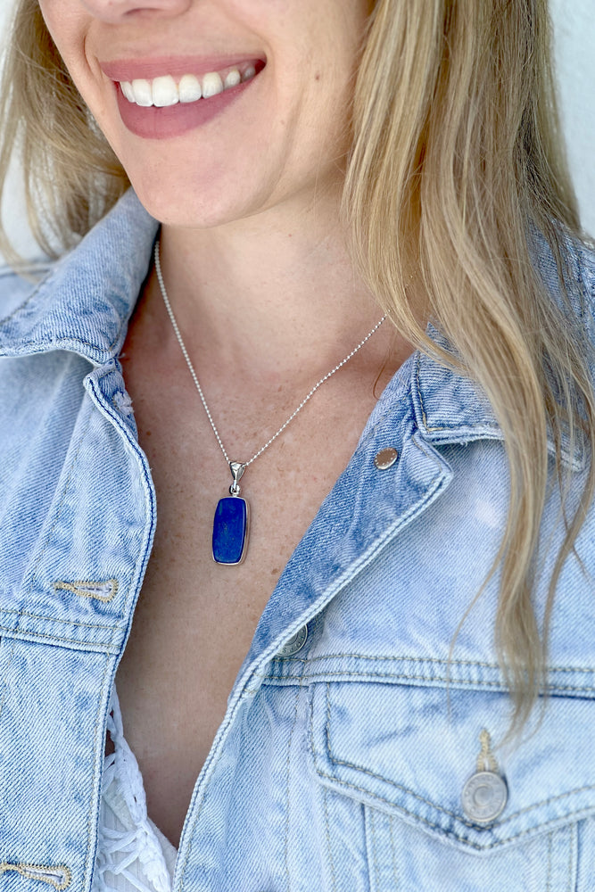 
                
                    Load image into Gallery viewer, Lapis Lazuli Small Rectangle Pendant
                
            