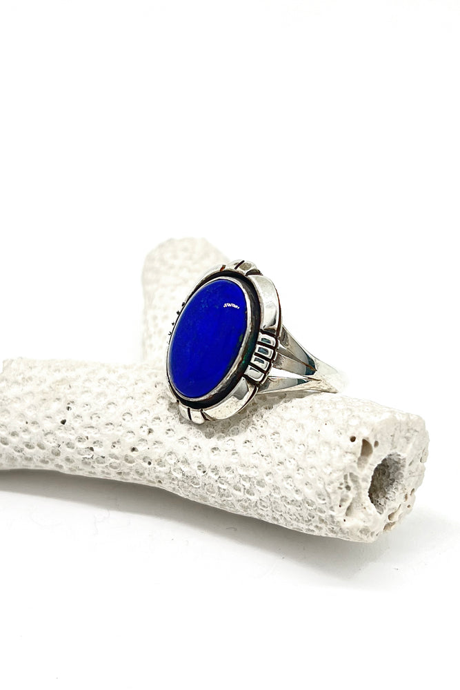 
                
                    Load image into Gallery viewer, Navajo Lapis Lazuli Ring (Size 7)
                
            