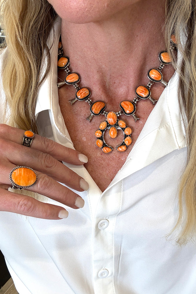 アクセサリー orange Navajo Orange Spiny Oyster Squash Blossom Set – Silver Eagle Gallery