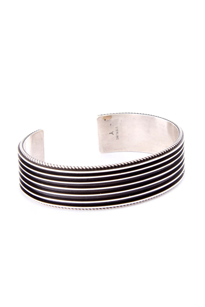 
                
                    Load image into Gallery viewer, Daryl Yazzie Navajo Ribbed Sterling Silver Cuff Bracelet
                
            