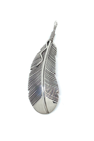 
                
                    Load image into Gallery viewer, Navajo Sterling Silver Feather Pendant
                
            