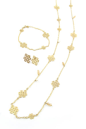 
                
                    Load image into Gallery viewer, Gold Plated Endless Knot Necklace
                
            