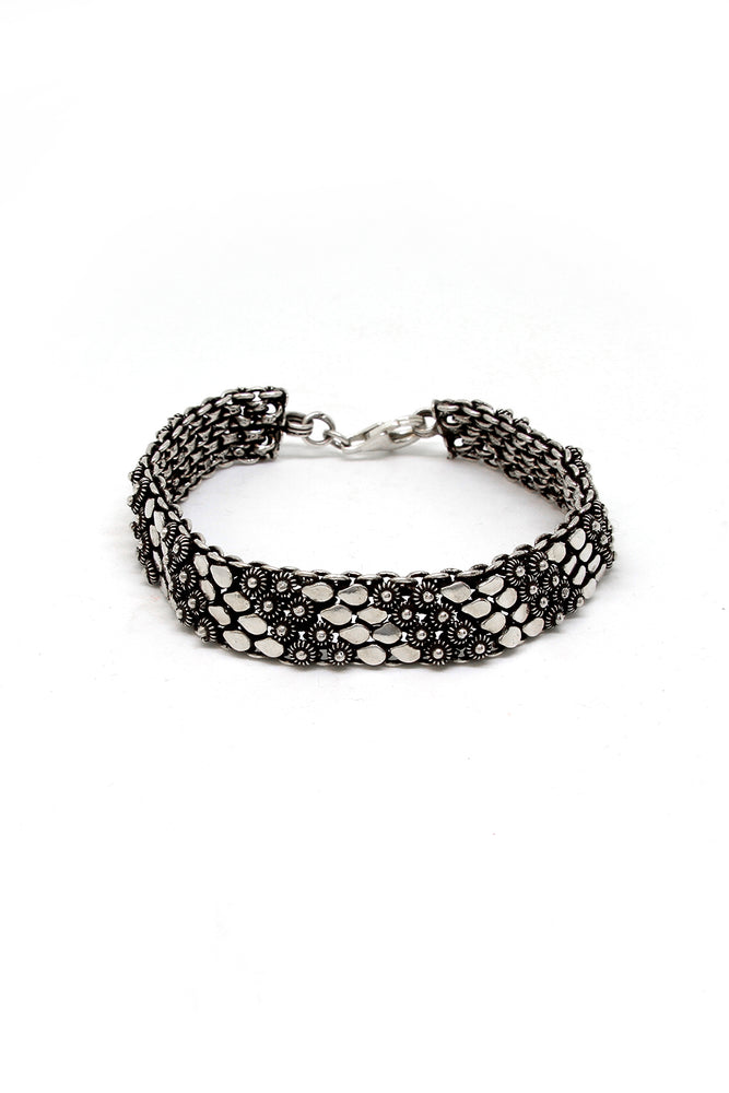 
                
                    Load image into Gallery viewer, Laos Link Bracelet
                
            