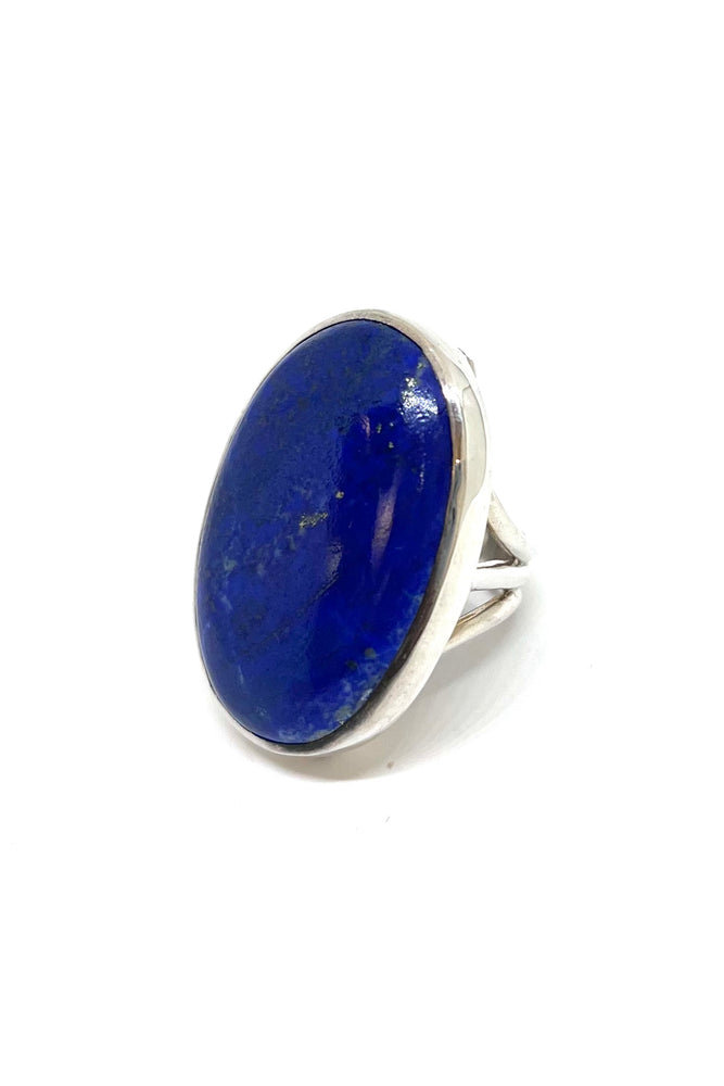 
                
                    Load image into Gallery viewer, Large Oval Lapis Lazuli Sterling Silver Ring (Size 7)
                
            