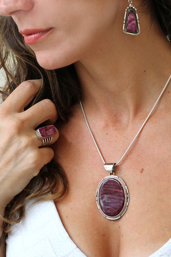 
                
                    Load image into Gallery viewer, Large Purple Spiny Shell Pendant
                
            