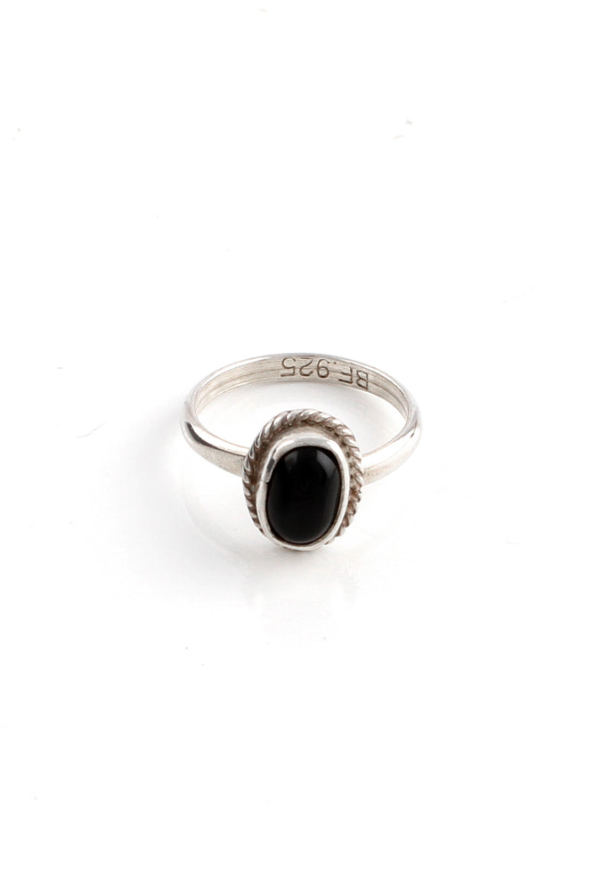 
                
                    Load image into Gallery viewer, onyx childrens ring
                
            