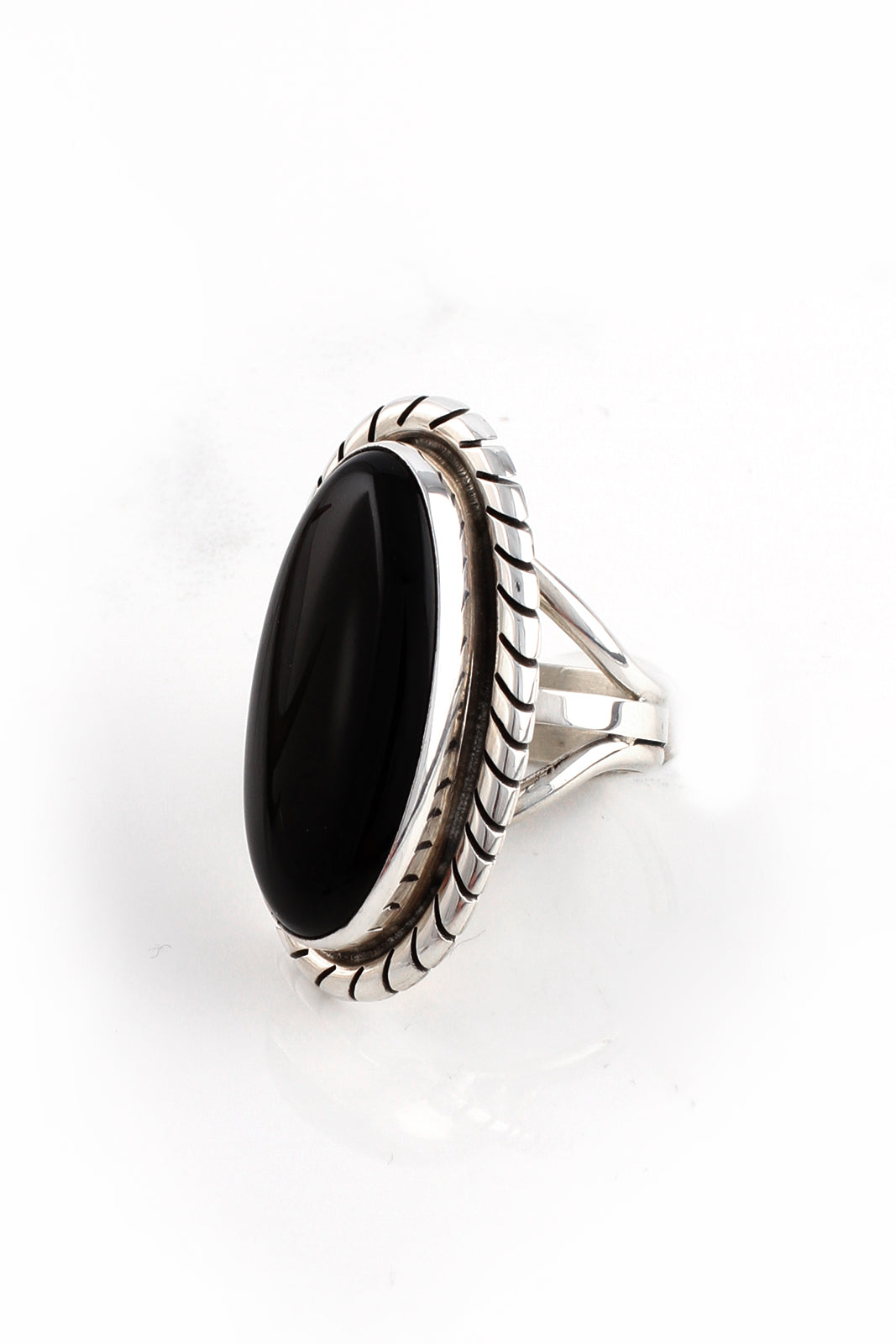 Large Oval Black Onyx Navajo Ring (Size 8 ½) – Silver Eagle Gallery