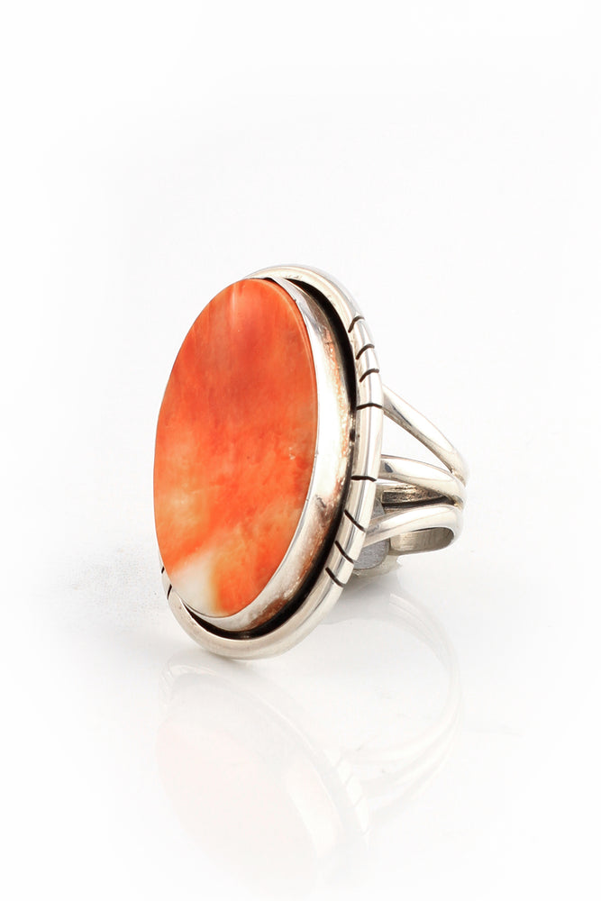 
                
                    Load image into Gallery viewer, Orange Spiny Shell Navajo Ring (Size 8)
                
            