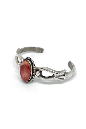 
                
                    Load image into Gallery viewer, Small Spiny Shell Sandcast Navajo Cuff Bracelet
                
            