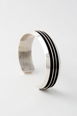 
                
                    Load image into Gallery viewer, Tom Hawk Sterling Silver Mens Cuff
                
            